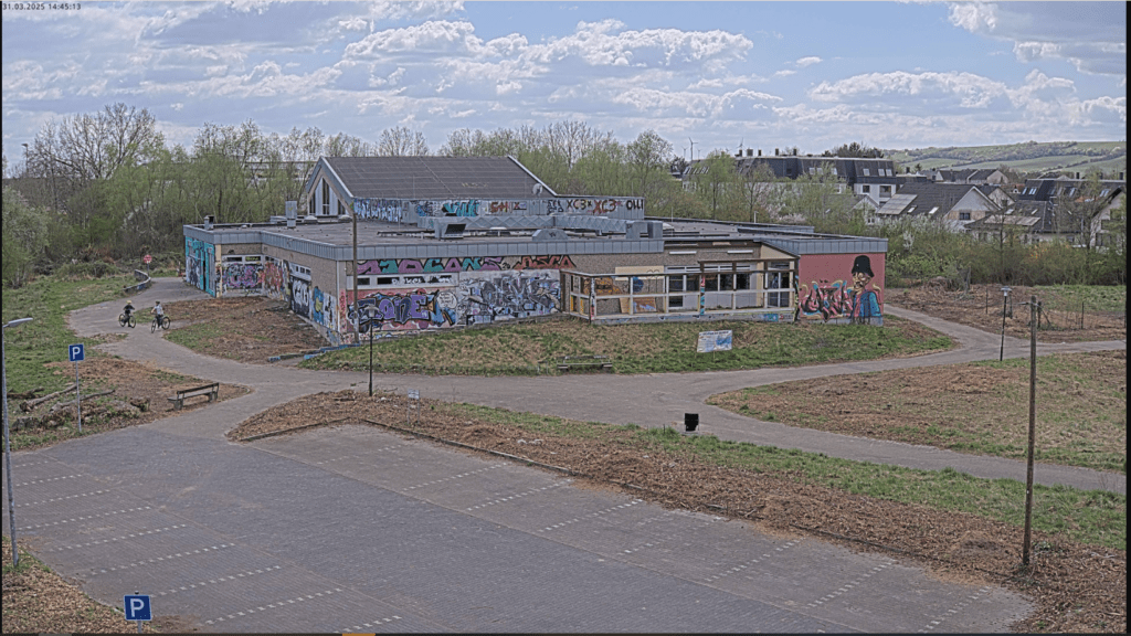 Livebild der Baustellenkamera an der Baustelle des Hallenbades der VG Rhein-Selz. (Foto: 1000eyes)
